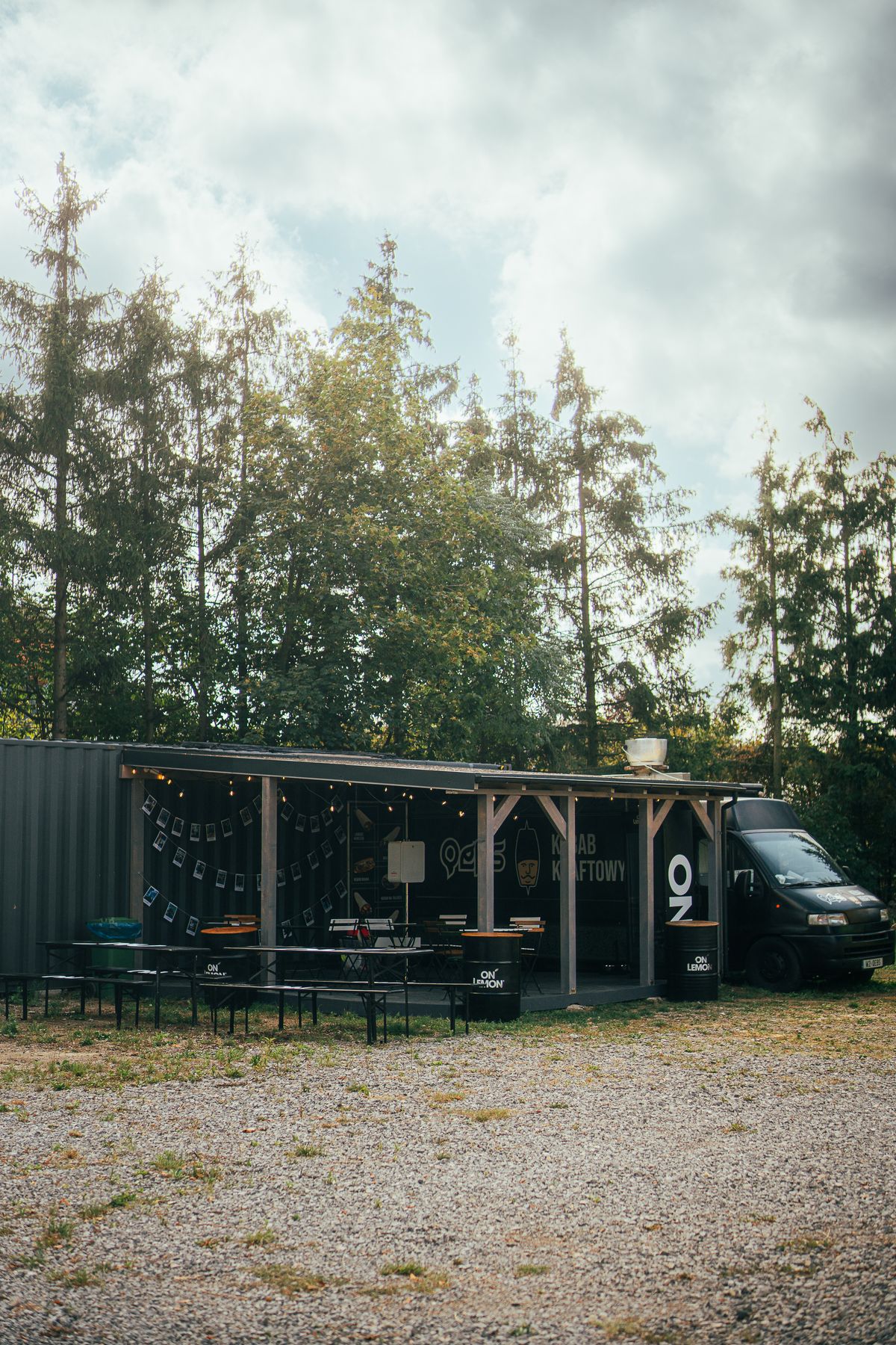 Lokal na Wolumenie